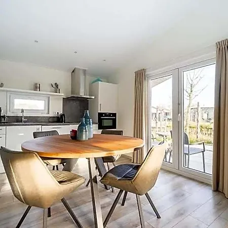 Europarcs De Kraaijenbergse Plassen 3*