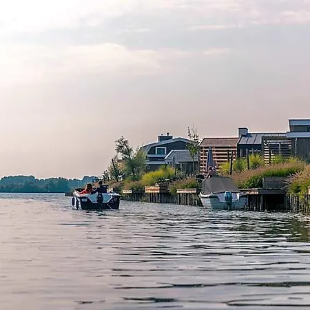 Hotel Europarcs De Kraaijenbergse Plassen 3*