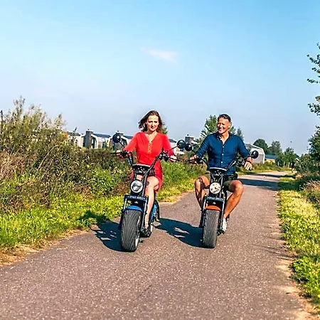Europarcs De Kraaijenbergse Plassen Hotel 3*